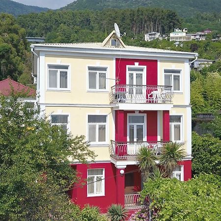 Бестужевский Дворик Gagra Exterior photo