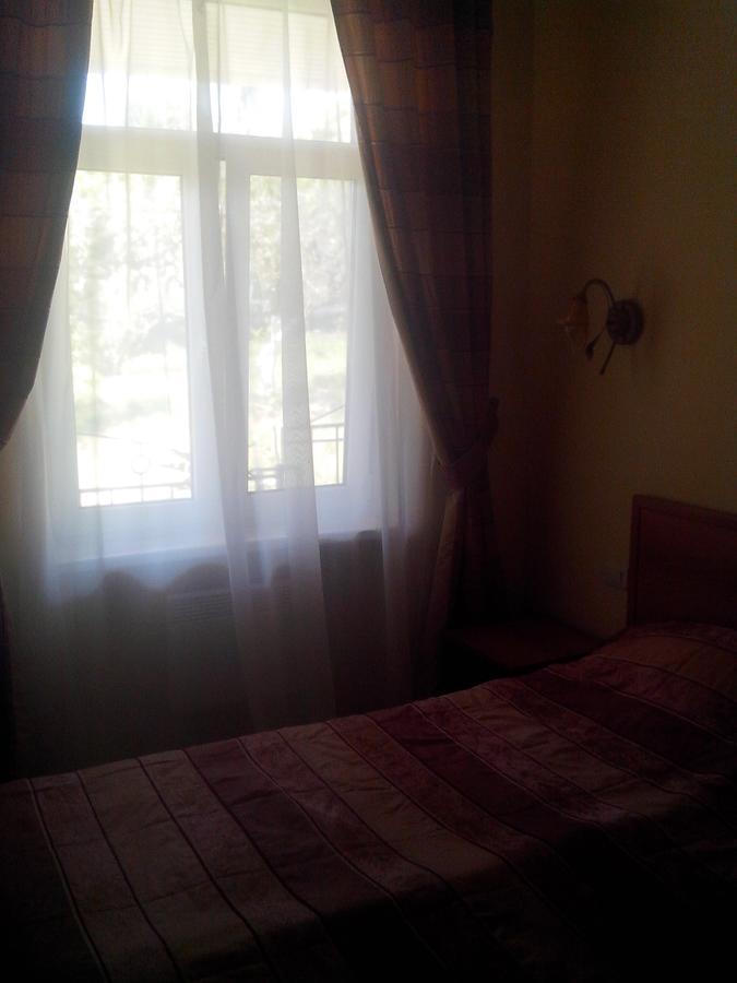 Бестужевский Дворик Gagra Exterior photo